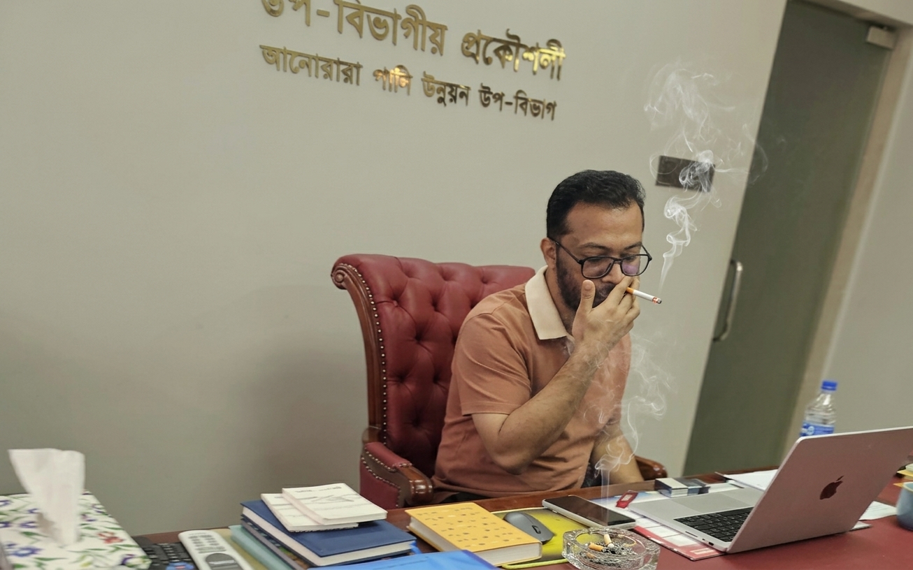 পাউবোর ‘বর্ণচোর’ প্রকৌশলী বর্ণ হক