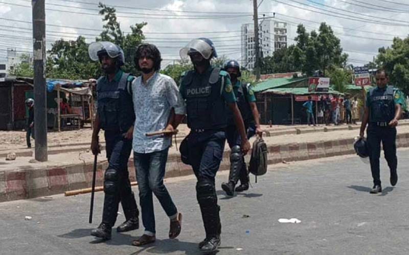 চট্টগ্রামে ২৭ মামলায় আসামি ১৭ হাজার, গ্রেপ্তার ৭০৩