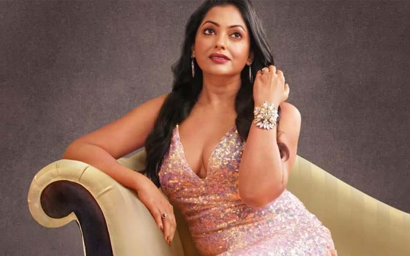 দেশেই লুকিয়ে আছেন নায়িকা নিপুণ!
