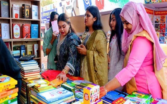 চট্টগ্রামে অমর একুশে বইমেলায় নকল বইয়ের ফাঁদ!