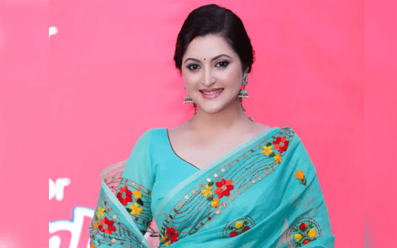 পরীমণির বিরুদ্ধে গৃহকর্মীর জিডি